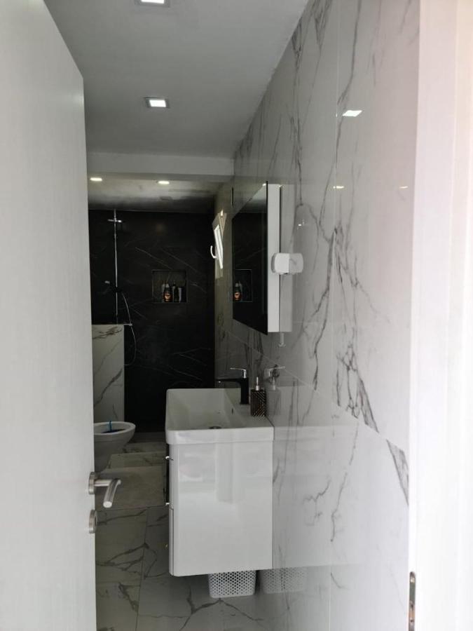 Sea Side Apartment Kotor Luaran gambar