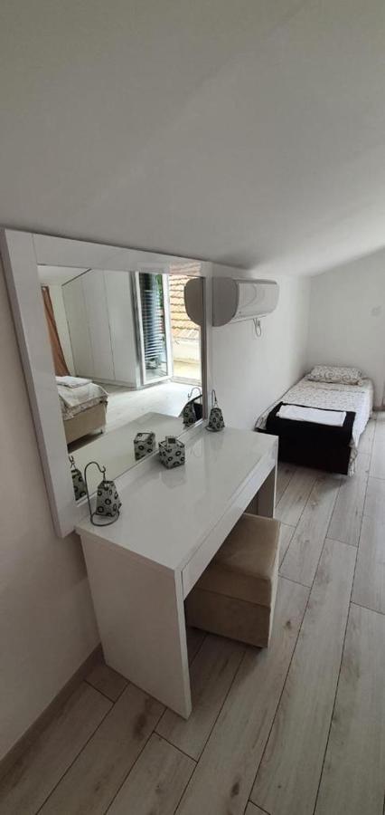 Sea Side Apartment Kotor Luaran gambar